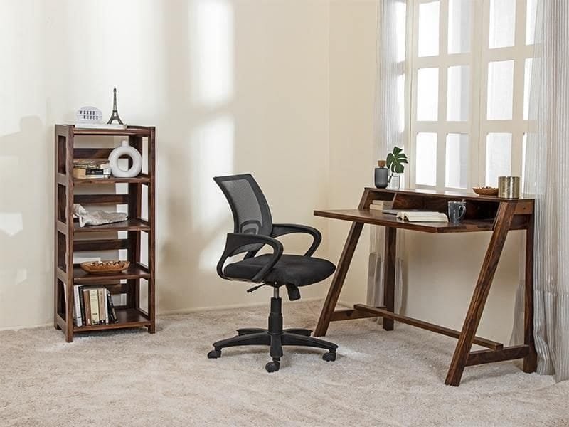 Choosing The Right Traditional Office Furniture For Your Workspace