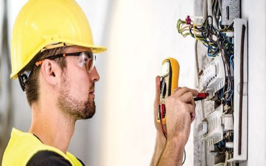 5 good reasons to call out a professional electrician in NSW
